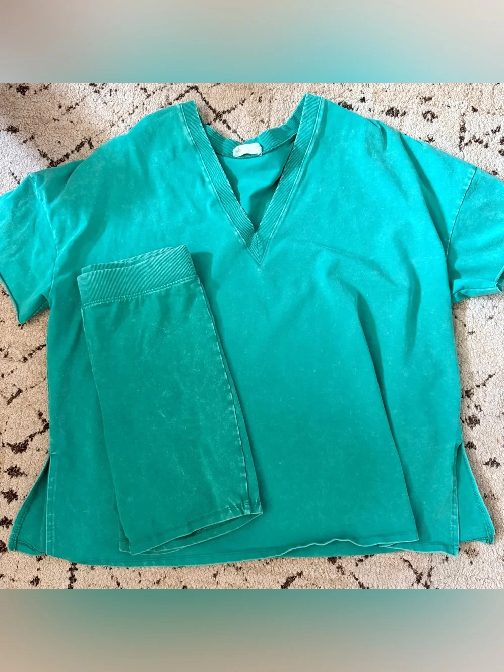 LA BIZ V-NECK TOP & BIKER SHORT MATCHING SET, GREEN, LARGE